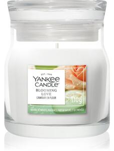 Yankee Candle Blooming Love vonná svíčka Signature 110 g