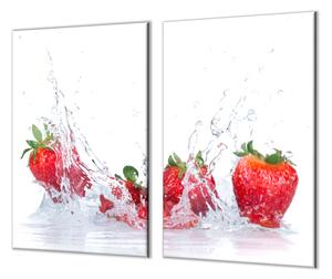 Ochranná deska červené jahody ve vodě - 50x70cm / Bez lepení na zeď