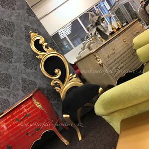 Vysoká designová zlatá jídlení židle Gold Leaf