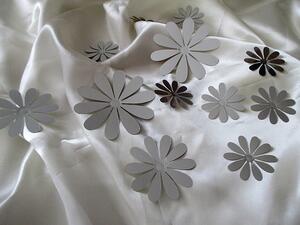 3D květy metalická stříbrná 9,5 x 9,5 cm