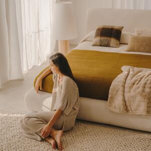 Béžová čalouněná dvoulůžková postel Kave Home Martina 180 x 200 cm