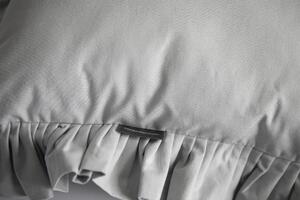 Dekorační polštář s volánkem ČTVEREC z bavlny - Světle šedá