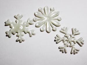 Svíticí sněhové vločky bílé 50 ks 50 ks 3 x 3 cm
