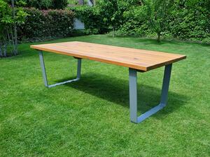 Venkovní stůl Chřástal velikost stolu (D x Š): 140 x 80 (cm), Barva kovových nohou: Černá mat - RAL 9005 (0 Kč), Typ kovové podnože: Podnož ze stolu Raroh