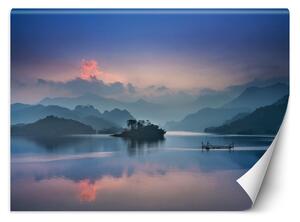 Fototapeta Pohled na jezero a hory v mlze Materiál: Vliesová, Rozměry: 200 x 140 cm
