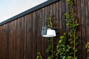 Lutec 6906001118 LED venkovní solární nástěnné svítidlo s pohybovým čidlem Moon 1x9,5W | E27 | 1000lm | 4000K | IP44 - 3 fázové stmívání, černá