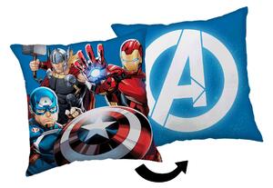 Licenční polštářek s motivem Avengers Heroes. Na každé straně jiný vzor. Rozměr polštářku je 35x35 cm