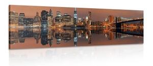 Obraz odraz Manhattanu ve vodě - 150x50 cm