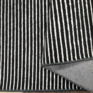 Makro Abra Kusový koberec pratelný DIAMOND 01 vodorovně pruhovaný protiskluzový černý bílý Rozměr: 160x230 cm