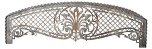 Stylová vintage kovová dekorace na dveře Asal s ornamenty ve stříbrné barvě100 cm