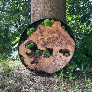 Dřevěné hodiny s mechem o průměru 50cm