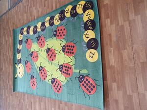 Associated Weavers - Belgie Dětský kusový koberec Education Fun Abeceda - Caterpillar - 300x200cm