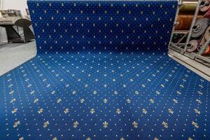 Zátěžový koberec Bach 77 - modrý