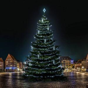 DECOLED LED světelná sada na vánoční stromy vysoké 21-23 m, ledová bílá s padajícím sněhem