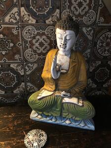 Hitra Budha meditující