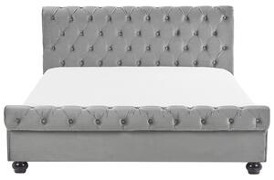 Světle šedá čalouněná manželská postel Chesterfield 180x200 cm AVALLON