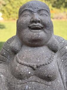 Socha šťastný Buddha Bodhidharma – ručně tesaná z vulkanického kamene, Bali (60 a 80 cm)