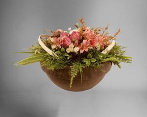 Aranžmá - látkové květy pryskyřníku (ranunculus) - barva růžová - mísa KERAMIKA na hrob, pr.30cm