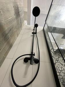 Aplomo Borro sprchový set s baterií, black