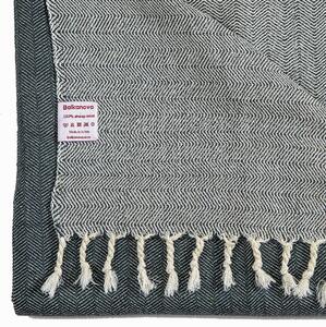Ručně tkaná vlněná deka Nara IX - tmavě zelená