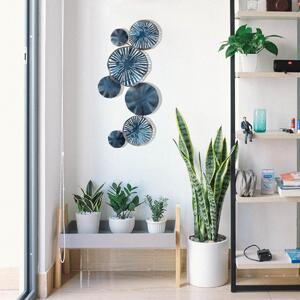 Hanah Home Nástěnná kovová dekorace Astrid 79x35 cm modrá