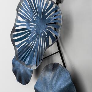 Hanah Home Nástěnná kovová dekorace Astrid 79x35 cm modrá