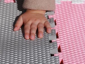 Hrací pěnová podlaha 16 dílů RŮŽOVÁ LABUŤ do dětského pokoje