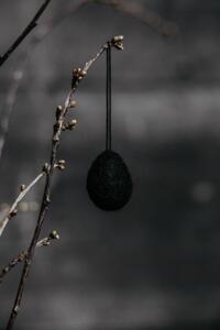 Velikonoční vajíčko Ullas Black 3 cm Storefactory Scandinavia