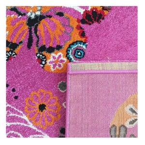 Růžový koberec s motivem Motýli