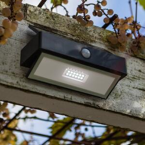 LUTEC LED solární venkovní nástěnné svítidlo ARROW, tmavě šedá, 18 cm, senzor, IP44, Hliník / šedá / zinek, Hliník, Moderní