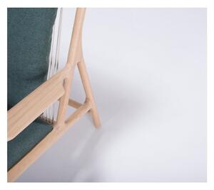 Křeslo s konstrukcí z dubového dřeva se zeleným textilním sedákem Gazzda Dedo