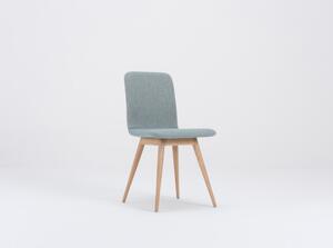 Modrá jídelní židle s podnožím z dubového dřeva Gazzda Ena