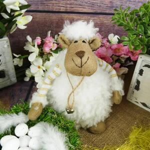 Jarní plyšová dekorace- ovečka s rolničkou, 20 cm