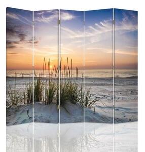 Ozdobný paraván Sluneční tráva na mořské pláži - 180x170 cm, pětidílný, klasický paraván