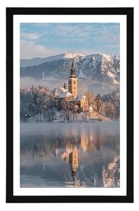 Plakát s paspartou kostel u jezera Bled ve Slovinsku