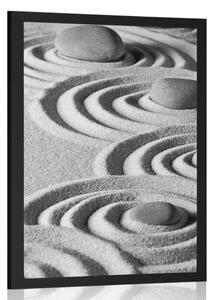 Plakát Zen kameny v písčitých kruzích černobílém provedení