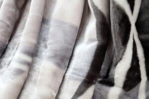 Teplá deka v odstínech šedé a béžové barvy Šířka: 160 cm | Délka: 210 cm