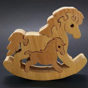 AMADEA Dřevěné puzzle houpací kůň, masivní dřevo dvou druhů dřevin, 13,5x11,5x3 cm