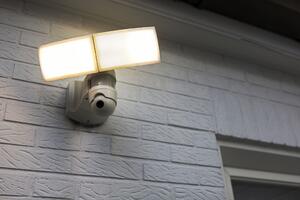 LUTEC Venkovní nástěnné chytré LED osvětlení LIBRA s bezpečnostní kamerou a čidlem, 36W 7632406053