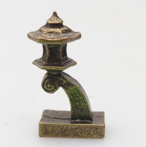 E-bonsai Kovová figurka - lucerna