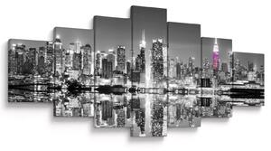Obraz - New York a fialový mrakodrap (210x100 cm)