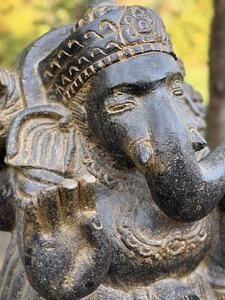 Ručně tesaná socha Ganéši z bazanitu, 60 cm