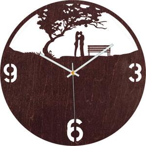 Dřevěné hodiny - pár v parku - přírodní i barevné | SENTOP PR0448