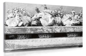 Obraz černobílé květiny v bedýnce bez srdíčka - 90x60