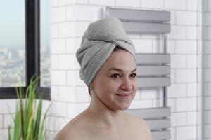 Rychleschnoucí turban na vlasy RENA světle šedý