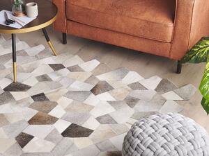 Kožený koberec patchwork 140 x 200 cm šedý a béžový VARTO