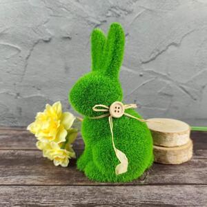 Zelený dekorační zajíc z umělé trávy- 16 cm