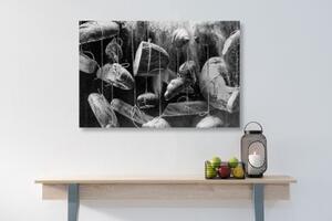Obraz visící pečivo na laně v černobílém provedení - 60x40 cm