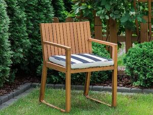 Zahradní židle ze světle hnědého dřeva s modrým pruhovaným polštářem SASSARI