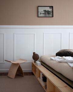 Dvoulůžková postel z masivního dřeva s úložným prostorem a černým futonem Comfort Mat Karup Design Ziggy, 180 x 200 cm
